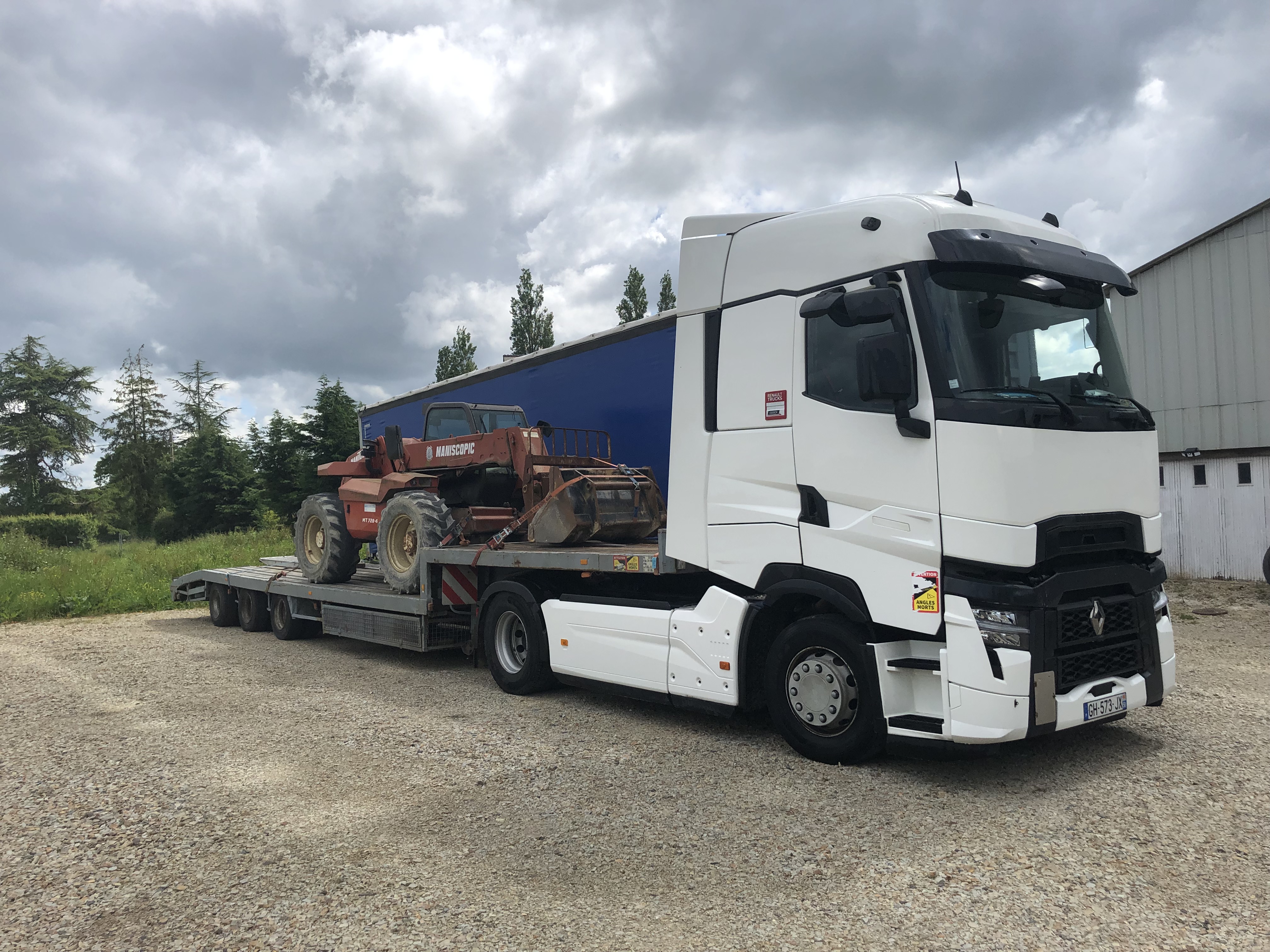 Transport de machine agricole sur plateau — Transports Lemasle
